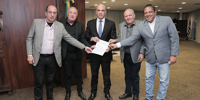 Após reunião com centrais sindicais, TSE suspende transporte de armas durante eleição